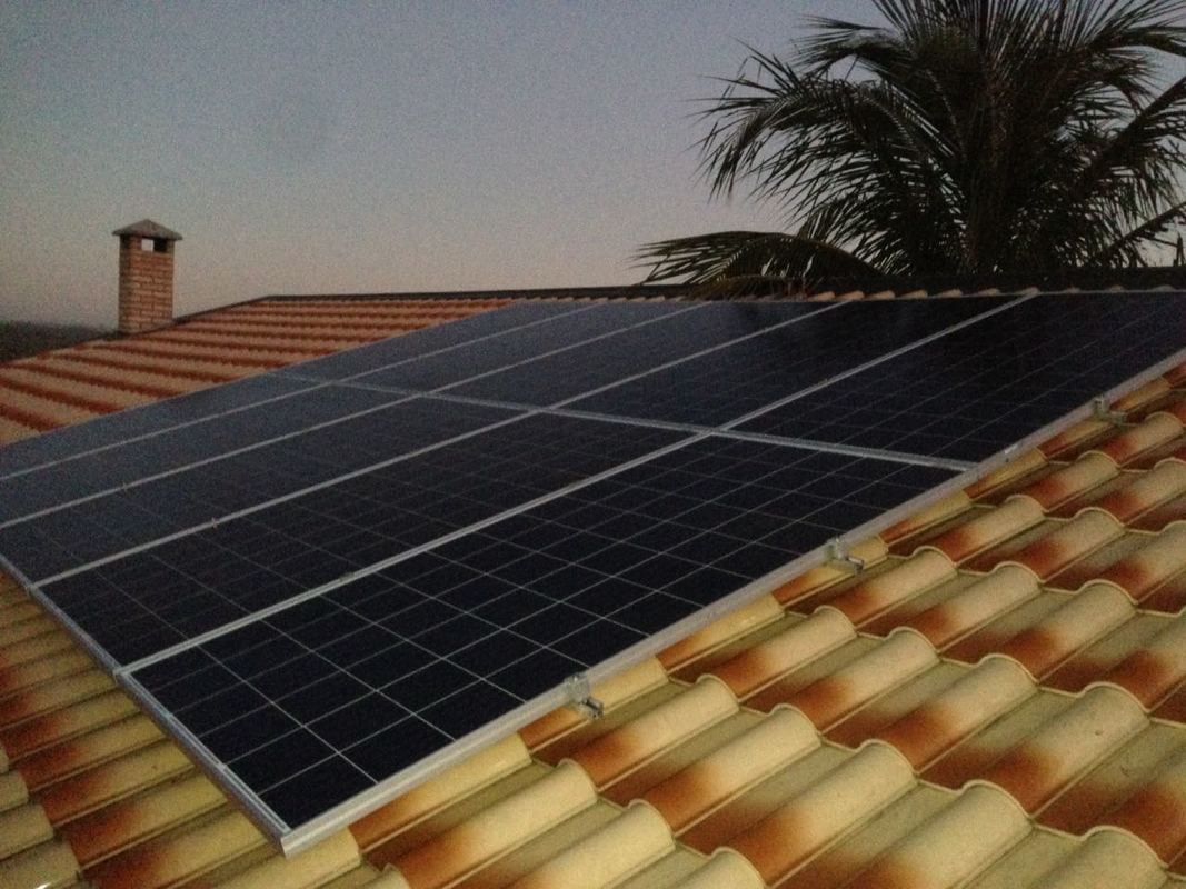 Módulos Fotovoltaicos em Telhas Cerâmicas