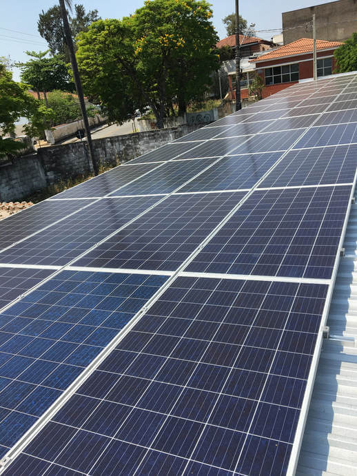 Economia com painéis solares fotovoltaicos